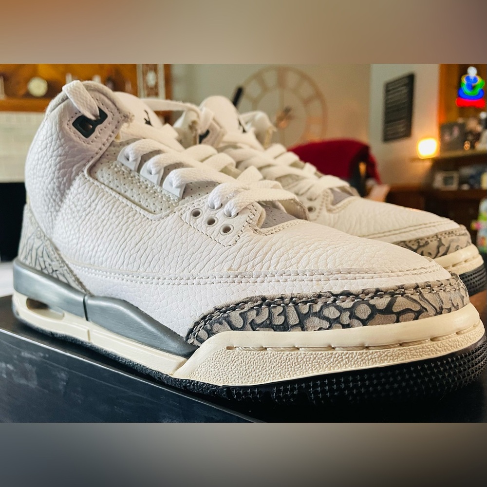 Nike Jordan 3 “Hide and Seek”
6Y-7.5W
$59
Original box,sticker and hang tag. - Picture 3 of 15